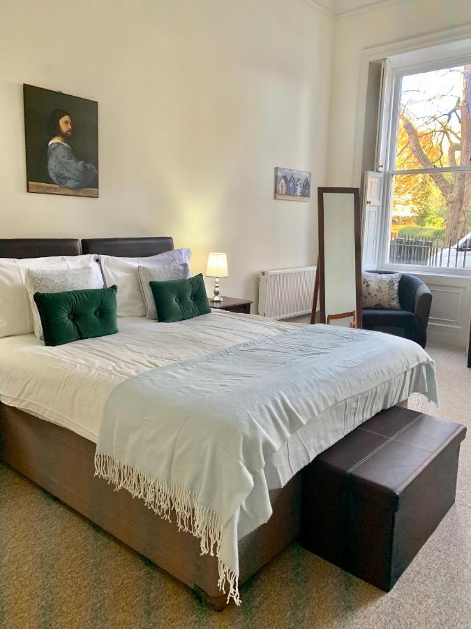 Grosvenor Apartments Бат Экстерьер фото
